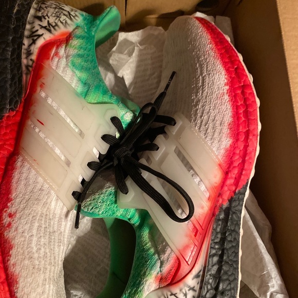 Joker Adidas Ultra Boosts - Picture 2 of 2